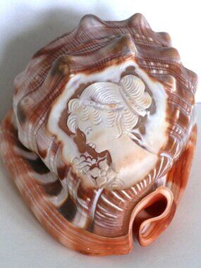 Conch Cameo with hand carved Lady